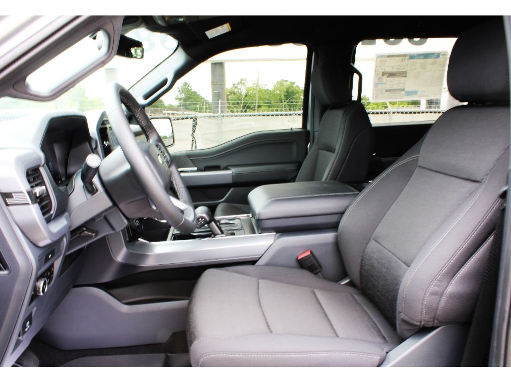 New 2026 Iconic Silver Metallic Ford XLT image 5
