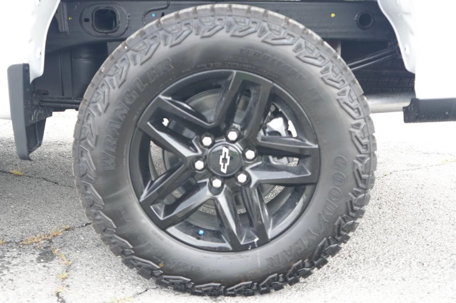 New 2026 Summit White Chevrolet Custom Trail Boss image 11