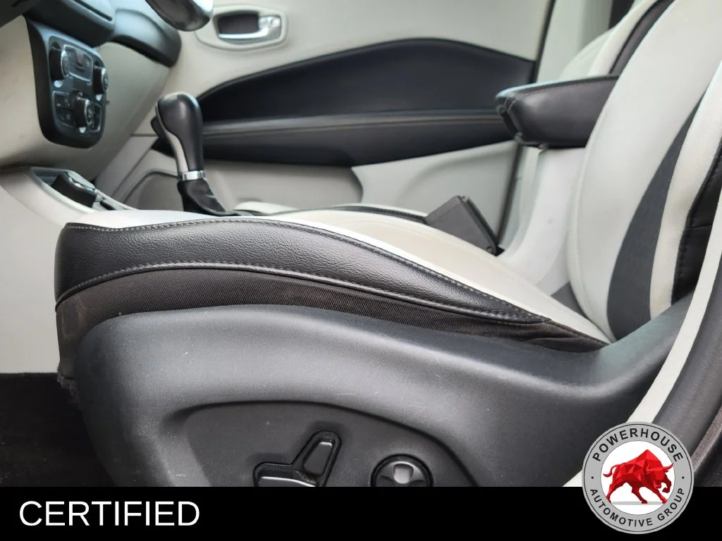 Used 2019 Gray Jeep Latitude image 23