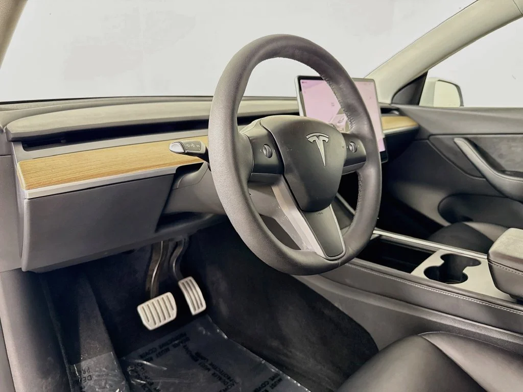 Used 2022 White Tesla Performance image 9