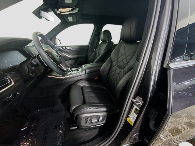 Used 2023 Dark Graphite Metallic BMW sDrive40i image 18