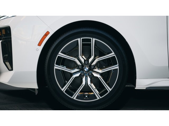 New 2026 Alpine White BMW 760i xDrive image 7
