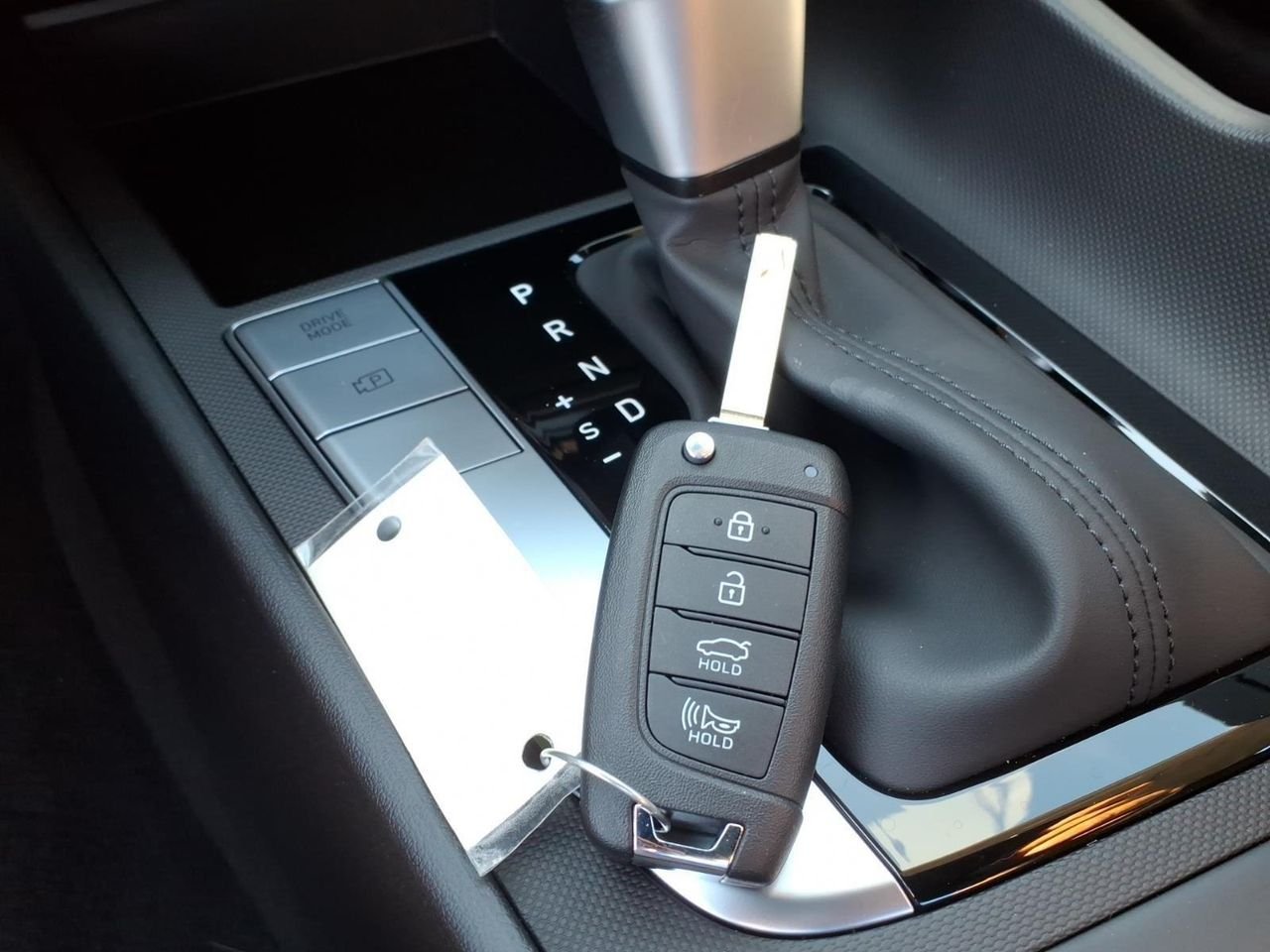 New 2026 Abyss Black Hyundai SE image 32