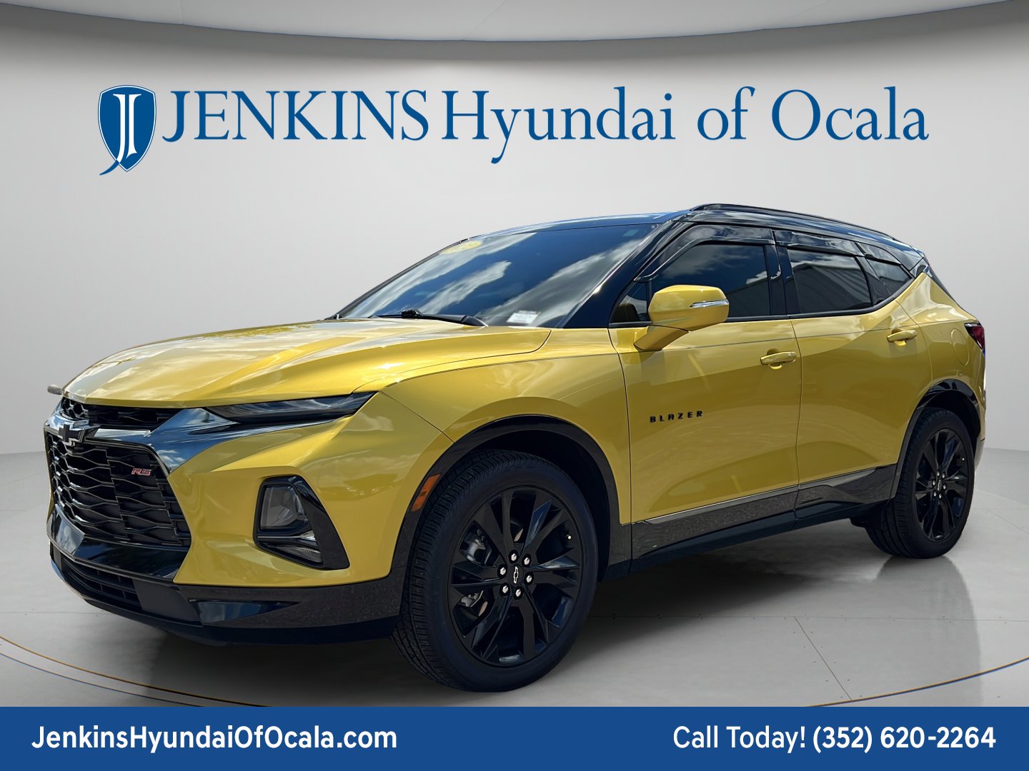 Used 2022 Nitro Yellow Metallic Chevrolet RS image 9