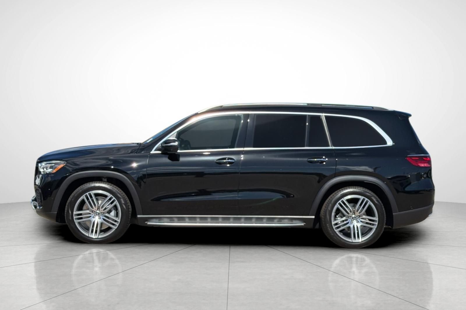 New 2026 Black Mercedes-Benz GLS 450 image 32