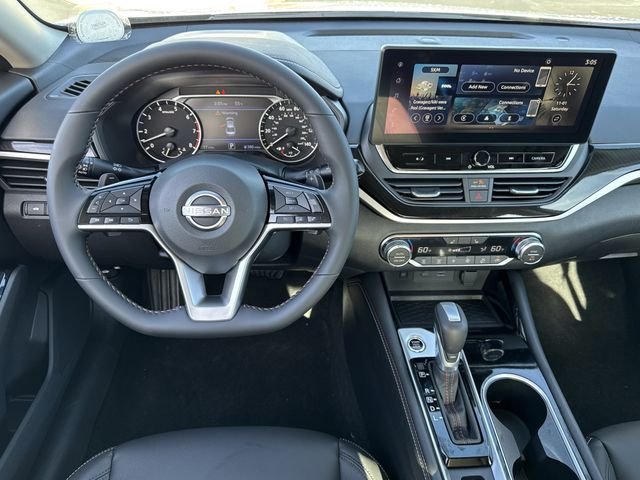 New 2025 Pearl White TriCoat Nissan 2.5 SR image 10