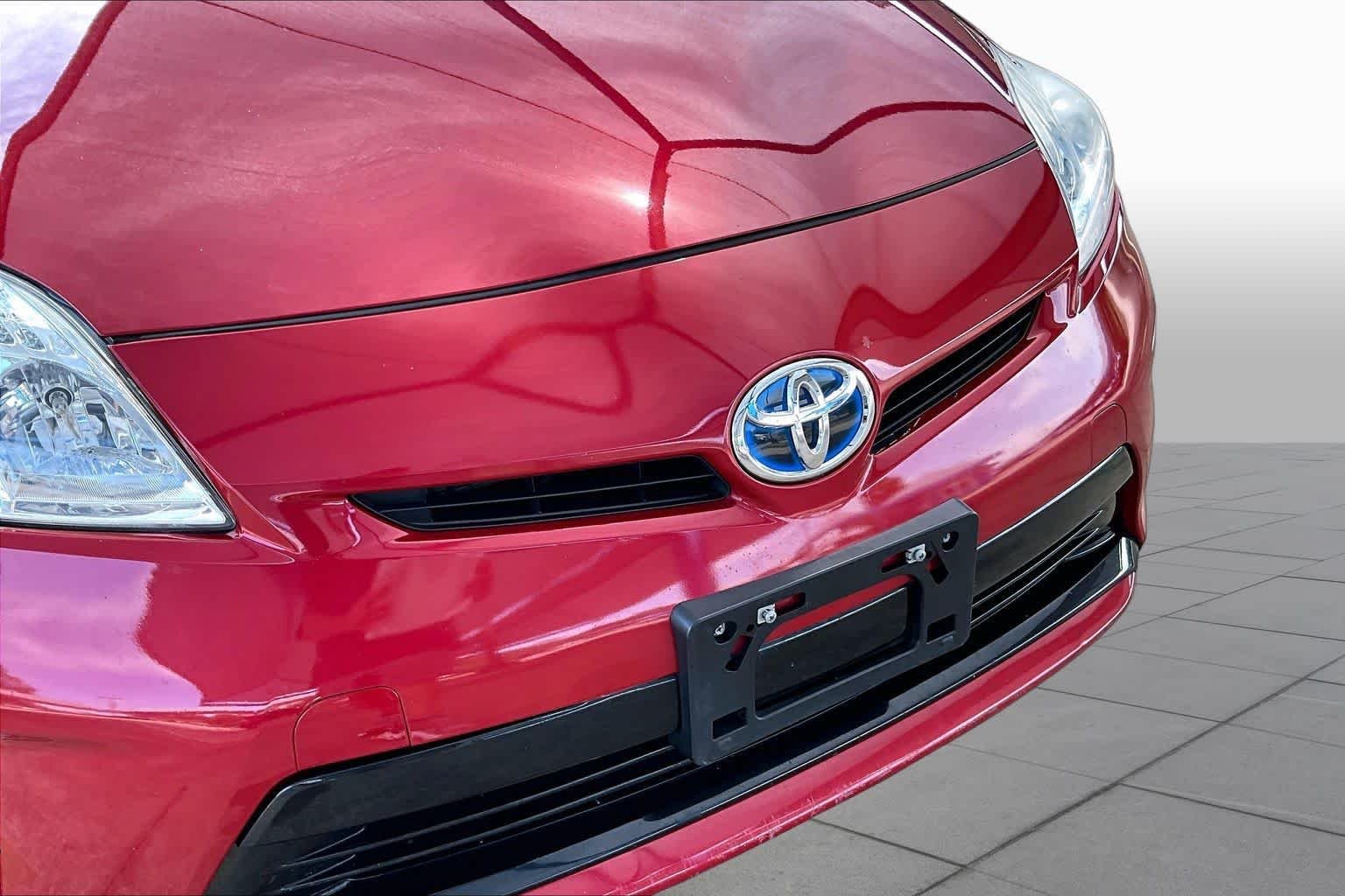 Used 2015 Barcelona Red Metallic Toyota Four image 30