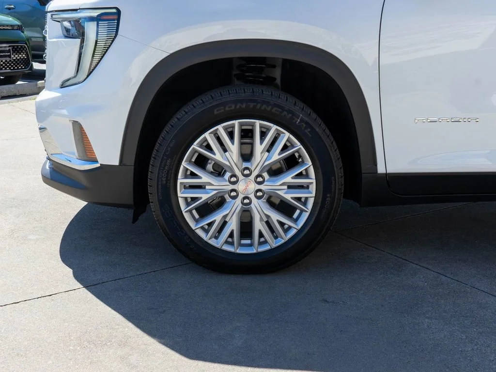 New 2026 Summit White GMC Elevation image 31