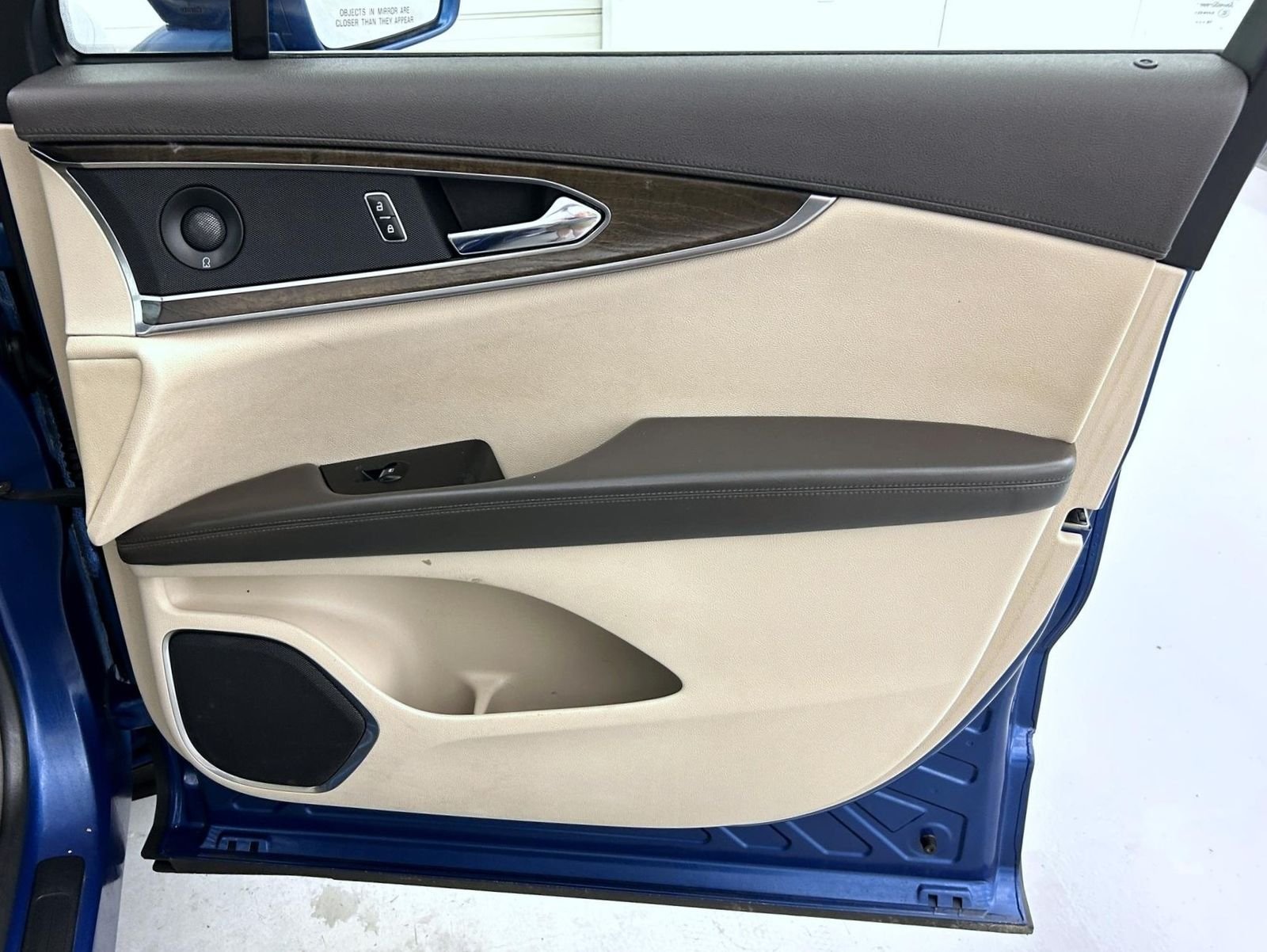 Used 2020 Blue Lincoln Reserve image 16