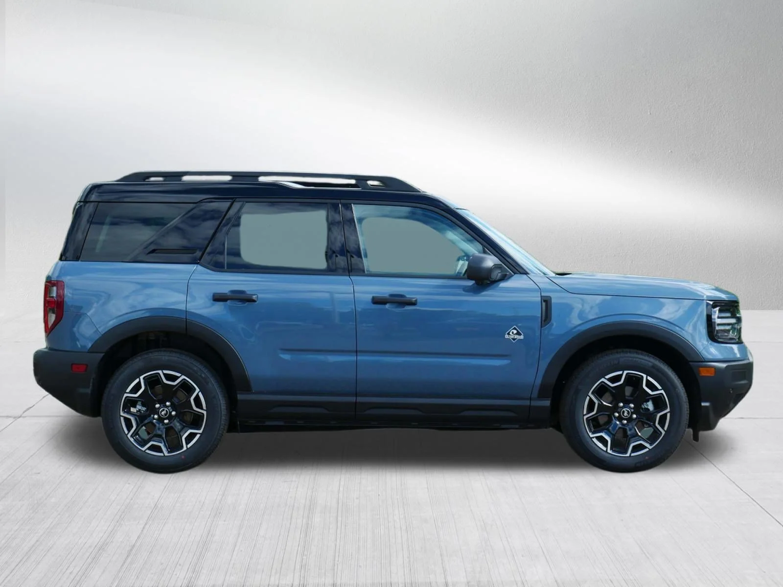 New 2026 Azure Gray Metallic Ford Outer Banks image 8