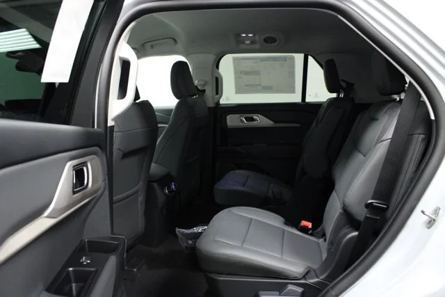 New 2026 Space White Metallic Ford Active image 37