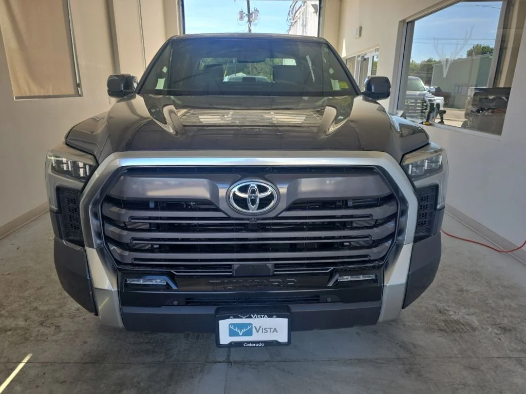 New 2026 Wind Chill Pearl <sup>1</sup> Toyota  Platinum image 2