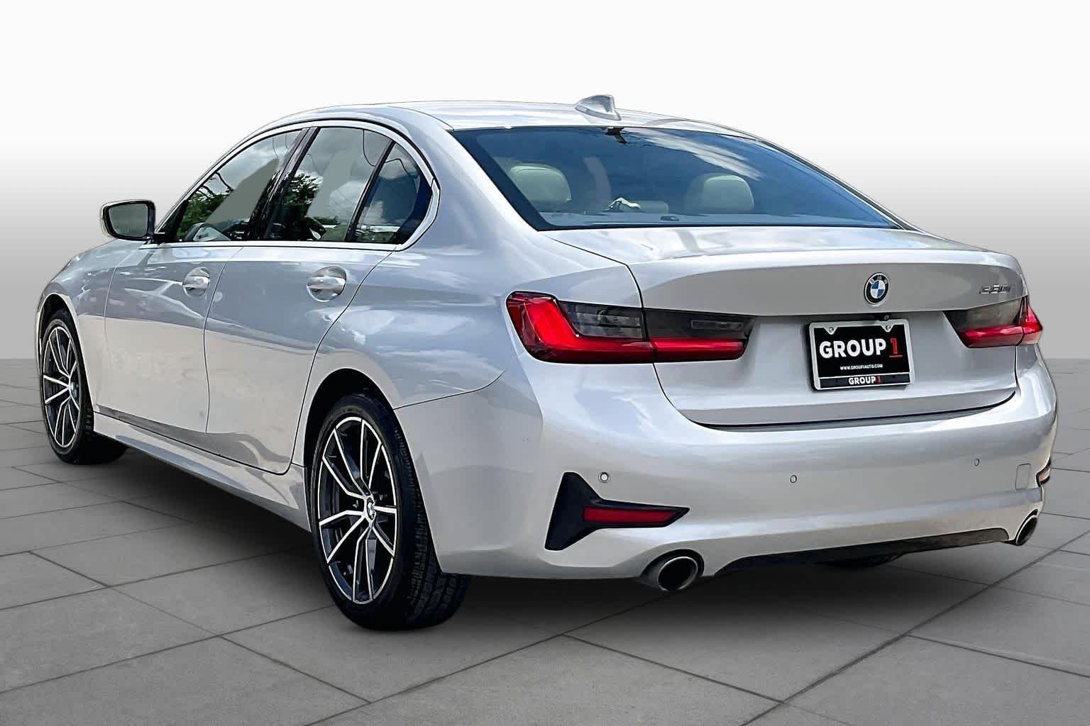 Used 2019 Glacier Silver Metallic BMW 330i image 11