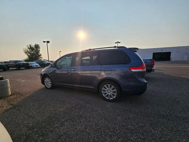 Used 2014 Shoreline Mist Toyota XLE image 10