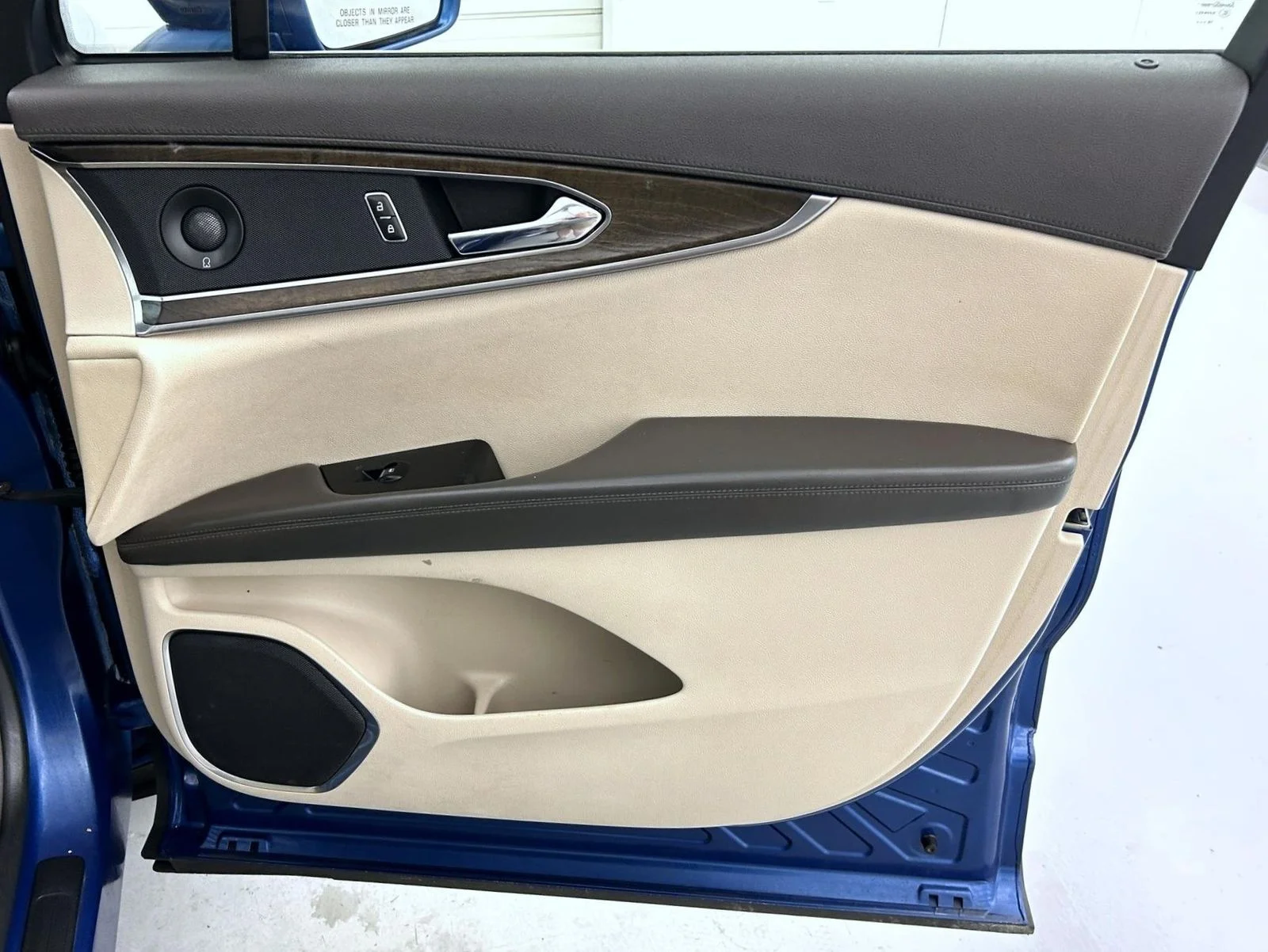 Used 2020 Blue Lincoln Reserve image 16
