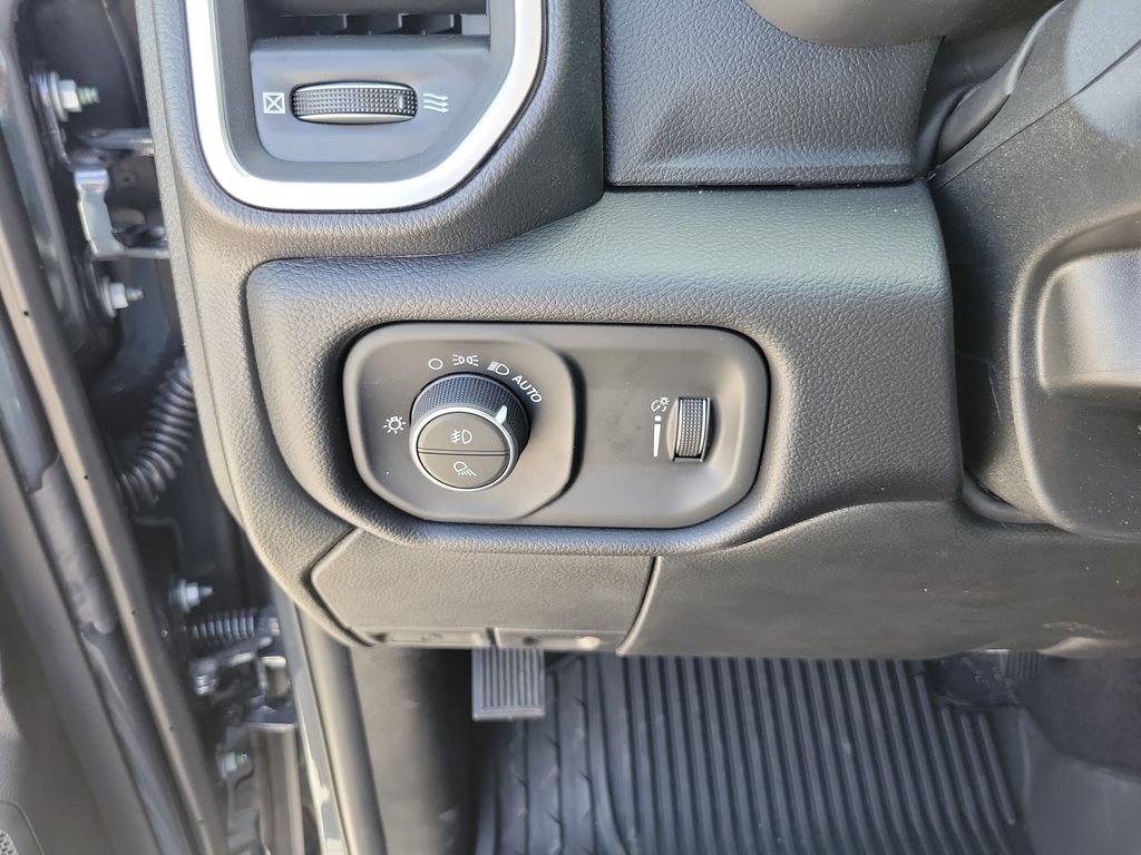 New 2026 Forged Blue Metallic Exterior Paint RAM Big Horn image 28