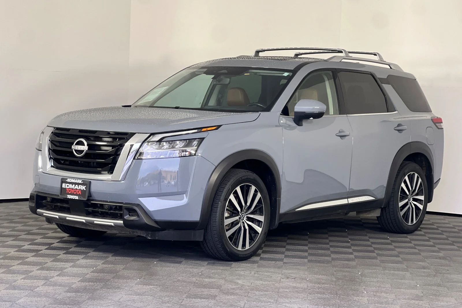 Used 2024 Boulder Gray Pearl Nissan Platinum image 7