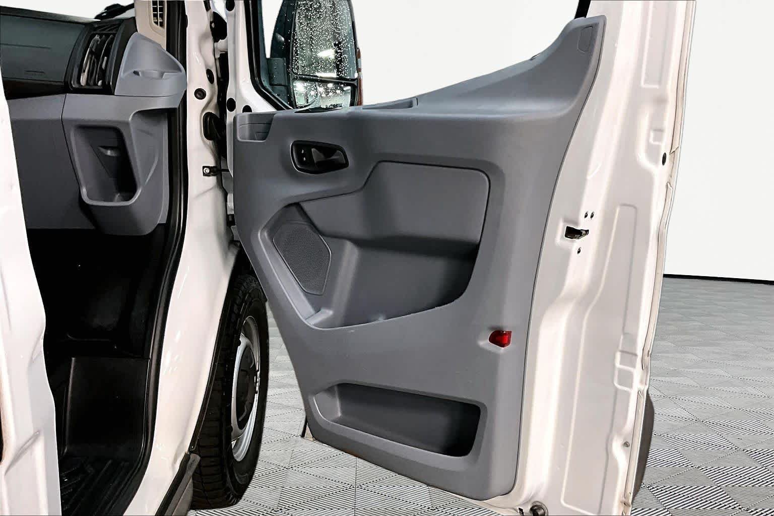 Used 2018 Oxford White Ford  image 23