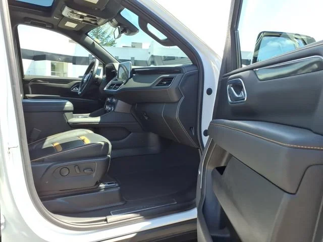 2023 GMC Yukon AT4 - Photo 13