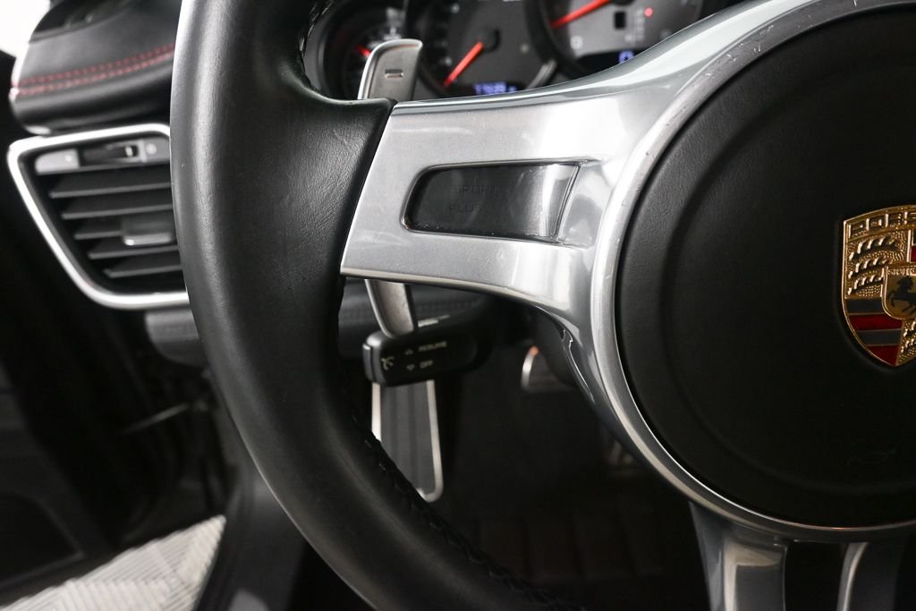 Used 2015  Porsche GTS image 10