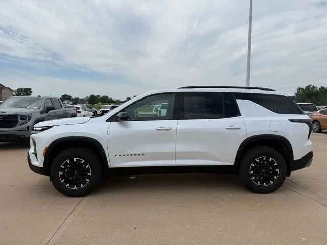 Used 2025 Iridescent Pearl Tricoat Chevrolet Z71 image 6