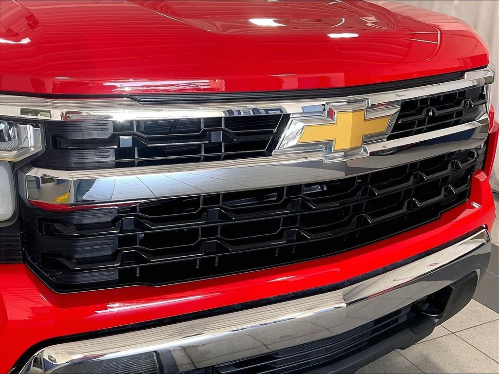 Used 2023 Red Chevrolet LT image 32
