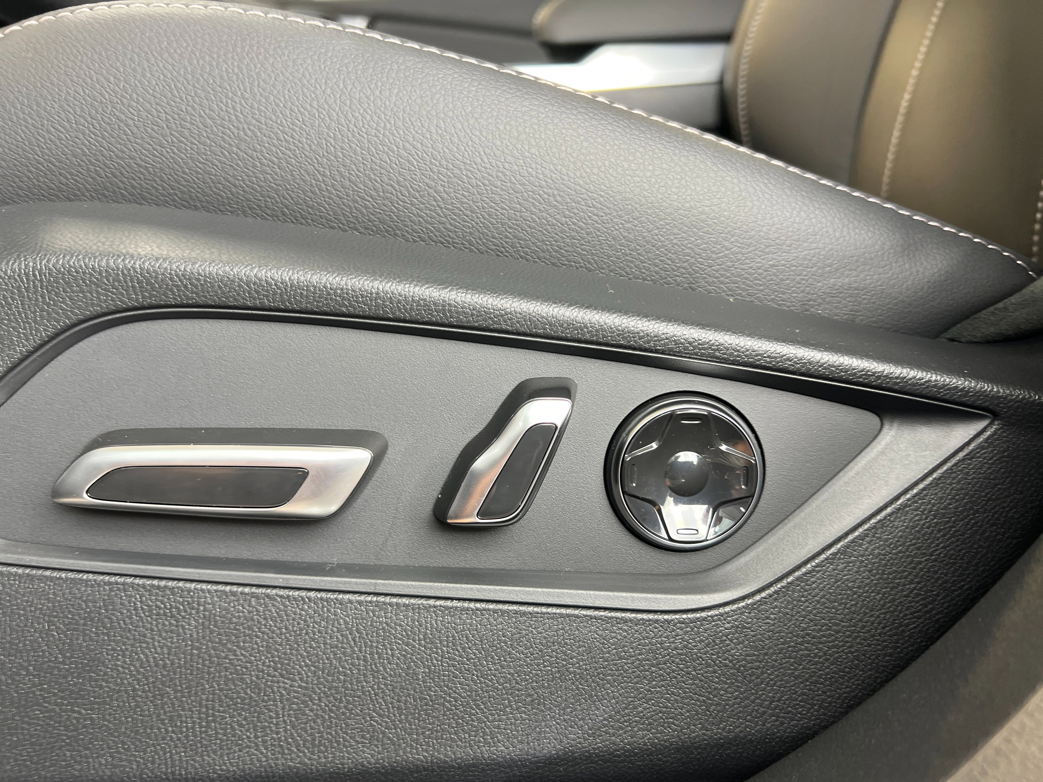 New 2026 Platinum White Pearl Acura  image 14