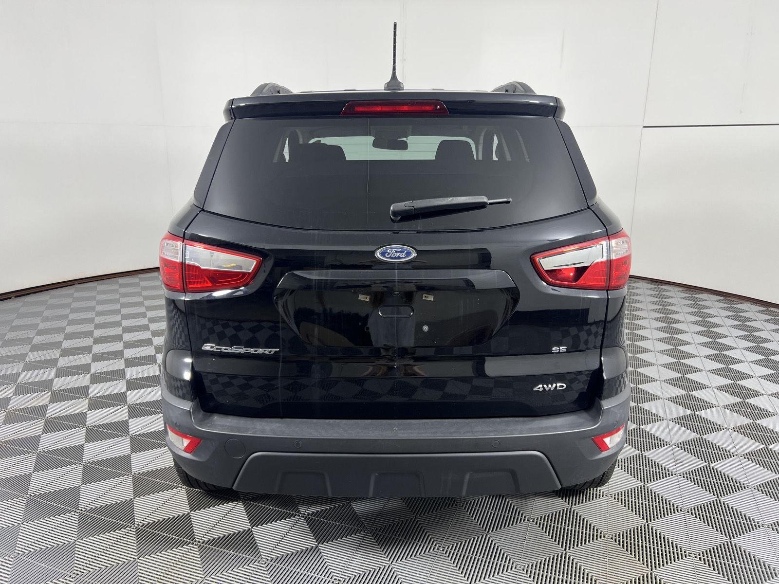 Used 2019 Shadow Black Ford SE image 10