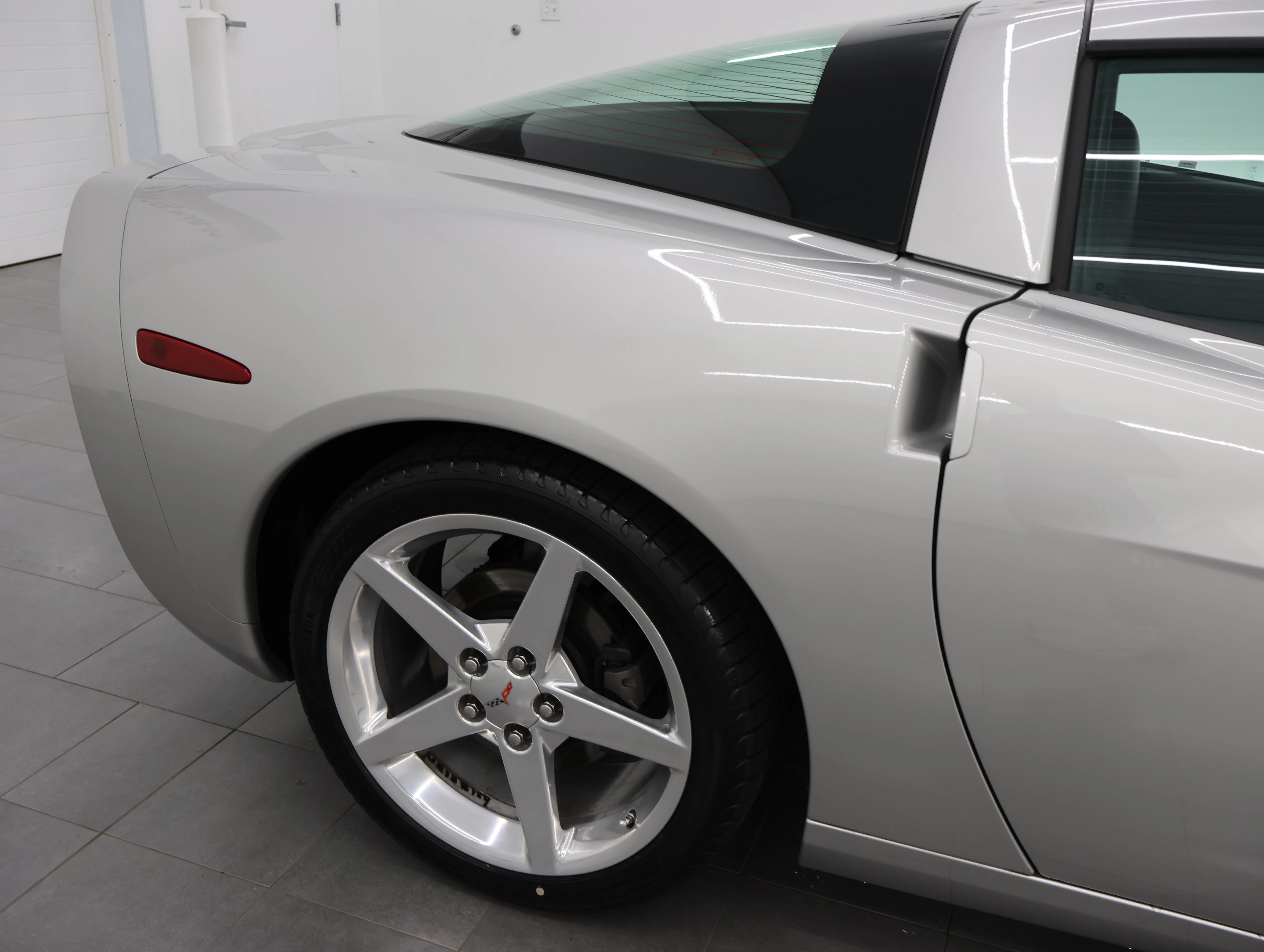 Used 2005 Machine Silver Metallic Chevrolet Base image 20