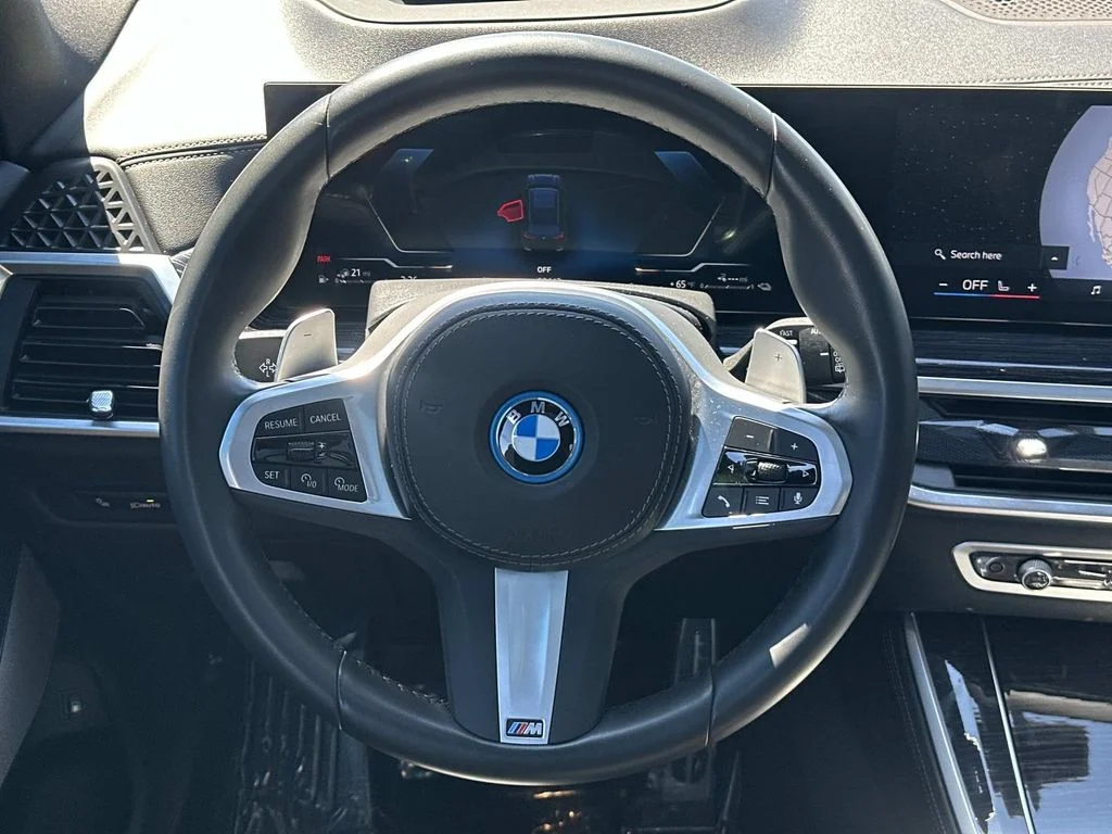 Used 2025 Black BMW xDrive50e image 21