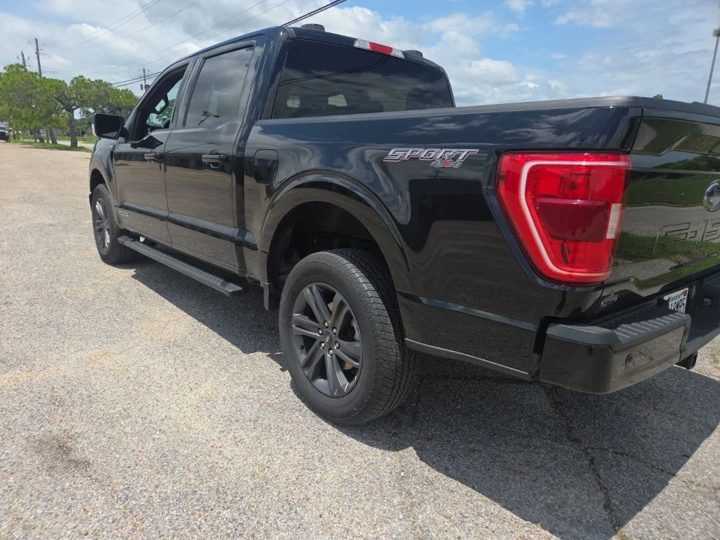 Used 2023 Black Ford XLT image 9