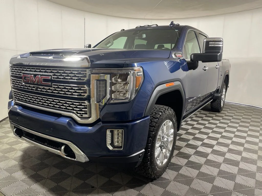 Used 2022 Blue GMC Denali image 4