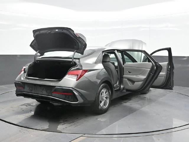 Used 2025 Gray Hyundai SE image 29