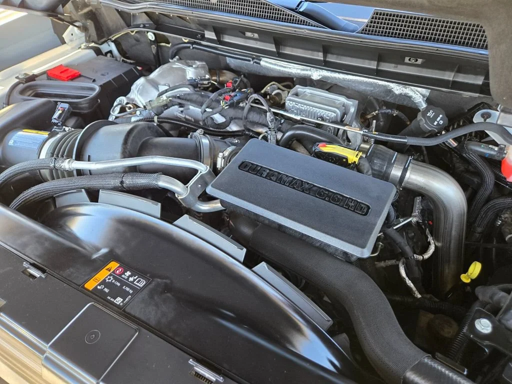 Used 2022 Summit White Chevrolet LTZ image 17
