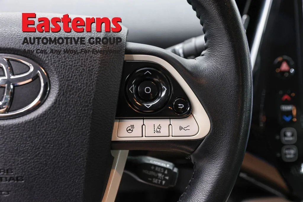 Used 2018 Red Toyota Advanced image 16