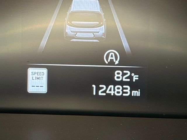 Used 2025 White Kia S image 20