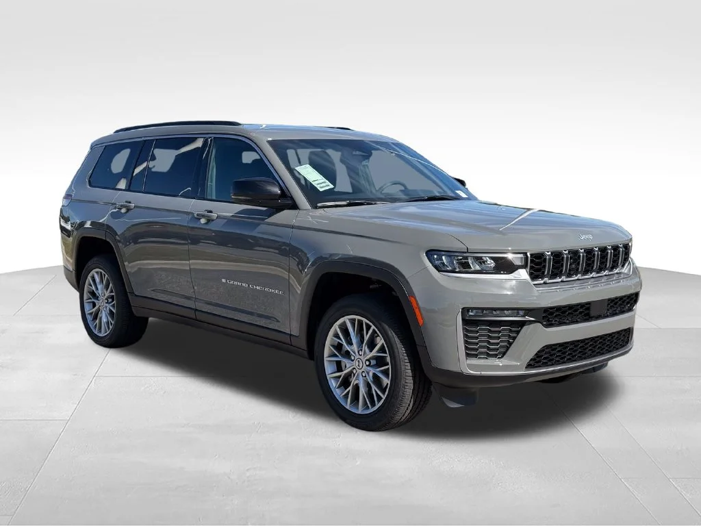 New 2027 Sting-Gray Clear-Coat Paint Jeep Limited image 31