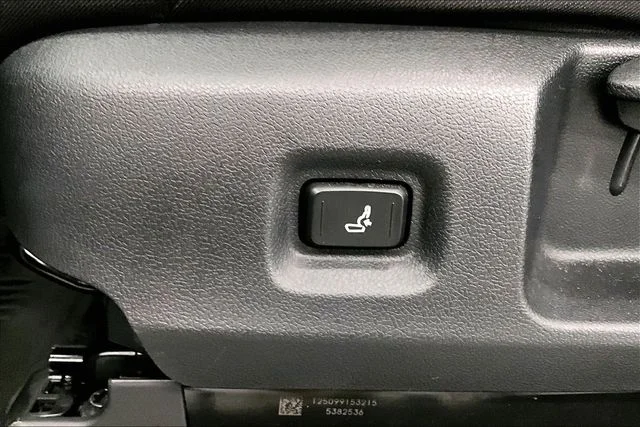 2025 Toyota Tacoma SR5 - Photo 31
