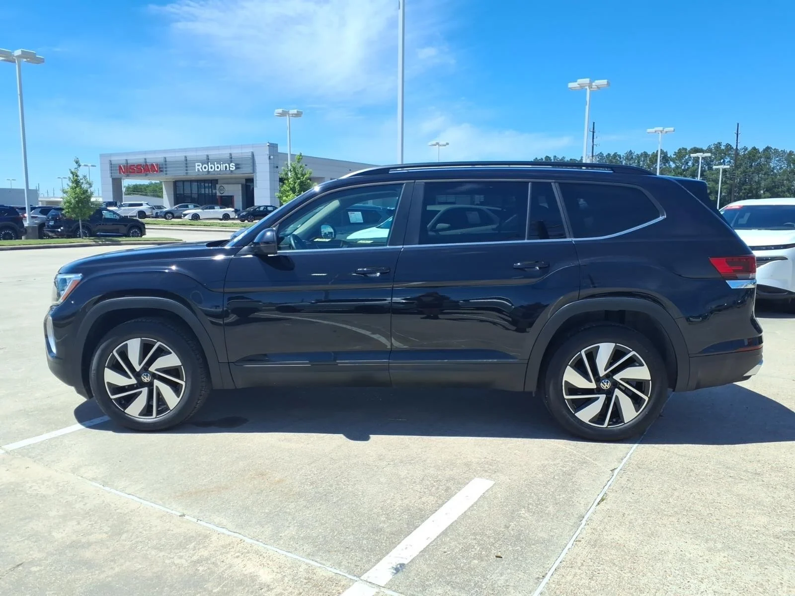 2025 Volkswagen Atlas 2.0T SE w/Technology - 7
