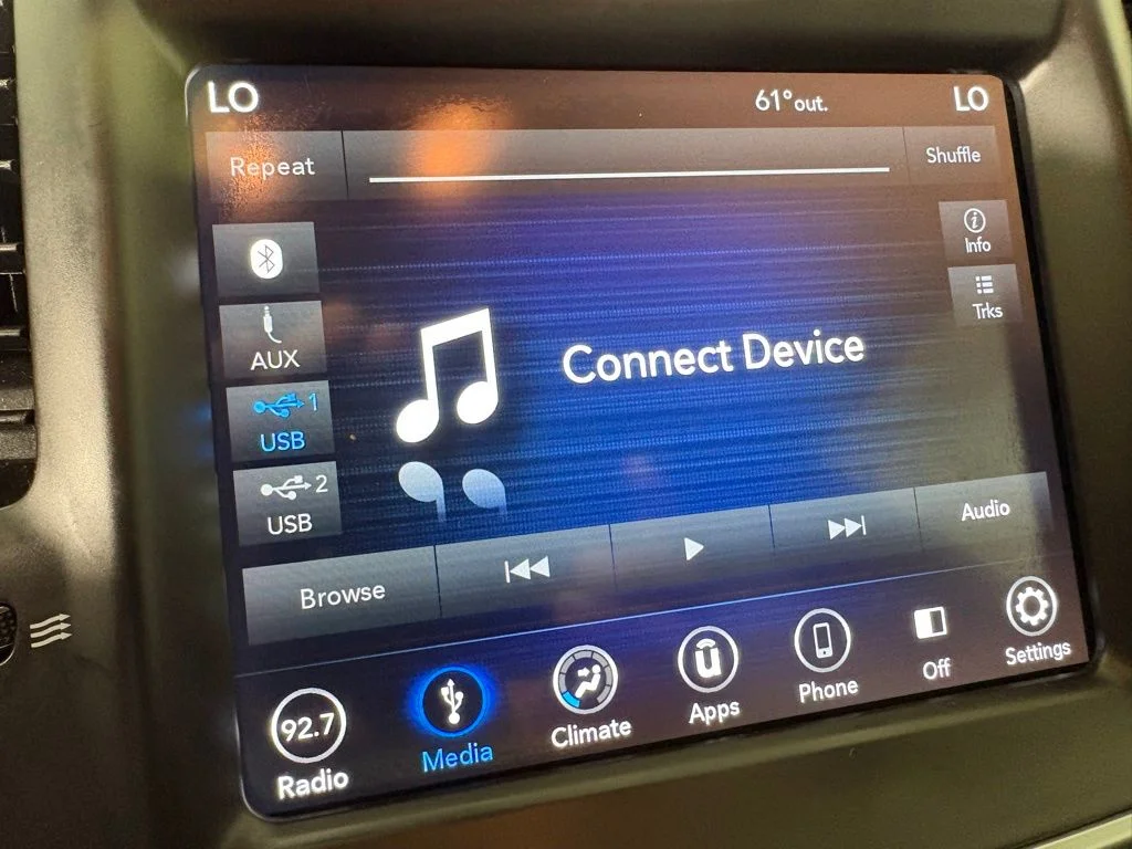 Used 2019 White Chrysler Touring image 29