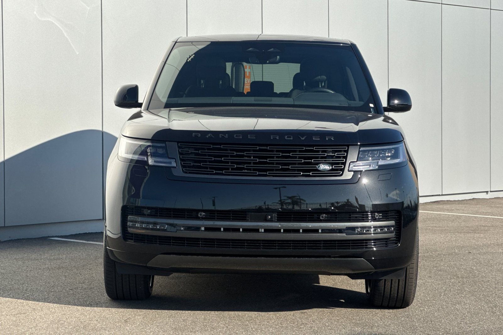 New 2026 Santorini Black Land Rover SE image 8
