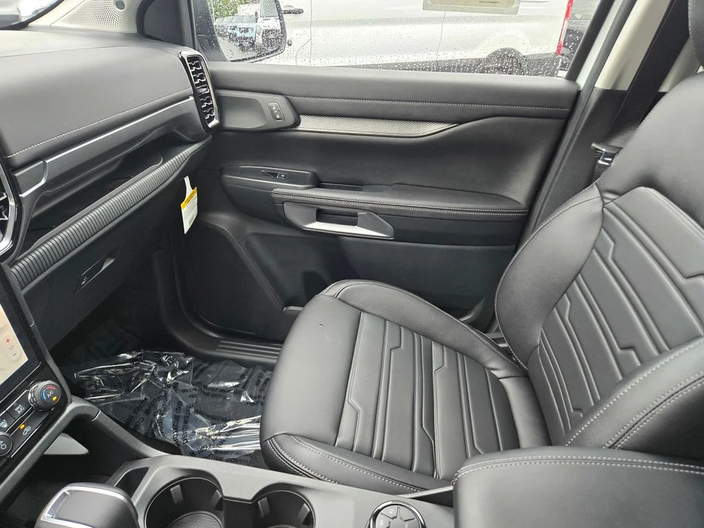 New 2026 Oxford White Ford Lariat® image 10
