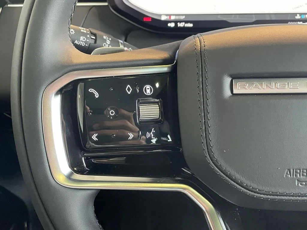 New 2026 Santorini Black Land Rover SE image 35
