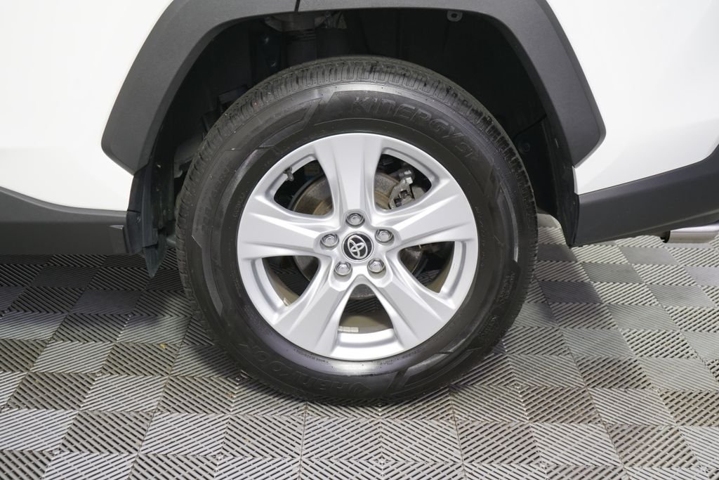 Used 2020 Super White Toyota XLE image 20