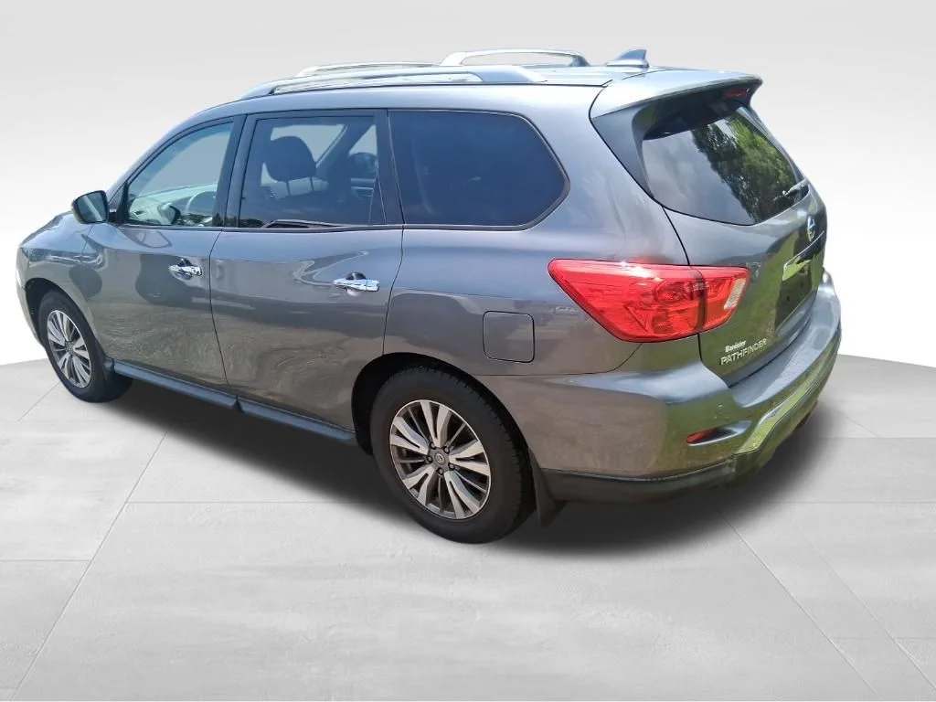 Used 2019 Gray Nissan S image 4