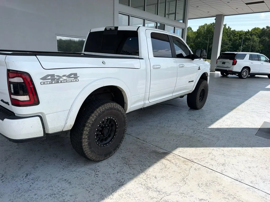 Used 2020 Bright White Clea Ram Laramie image 6