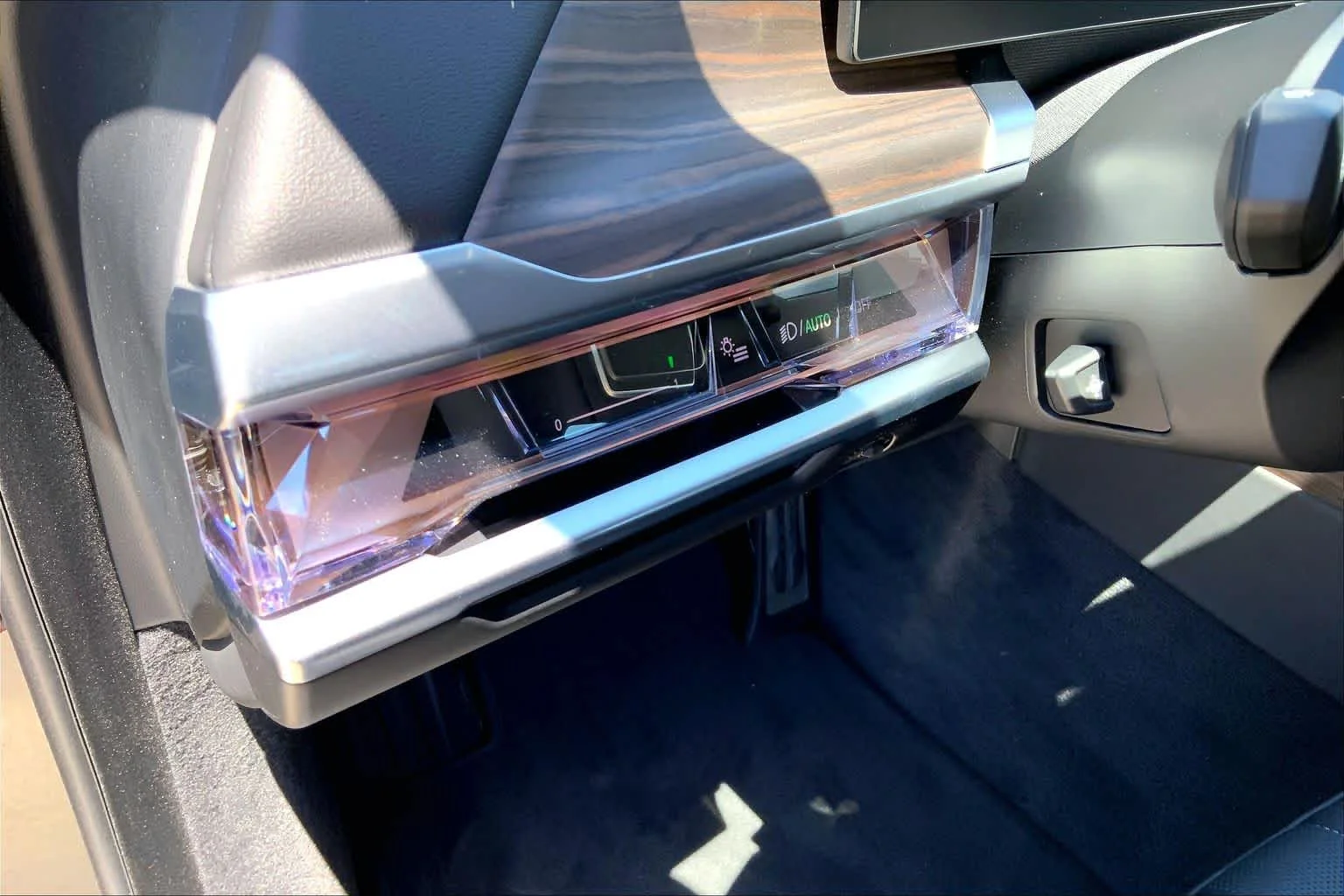New 2026 Black Sapphire Metallic BMW 760i xDrive image 16