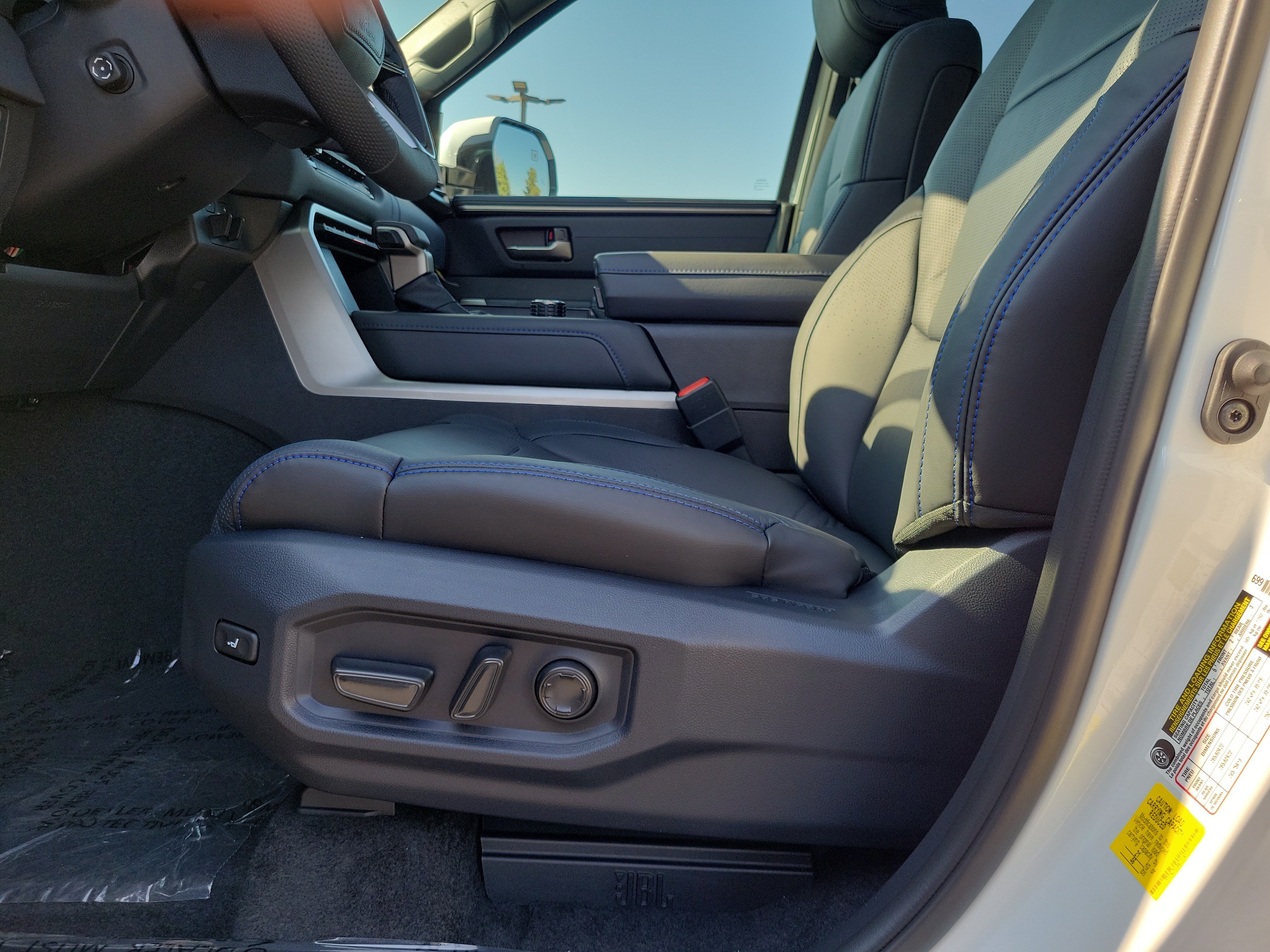 New 2026 Wind Chill Pearl <sup>1</sup> Toyota Tundra Platinum image 16