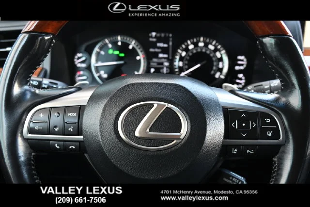 Used 2018 White Lexus 570 image 12