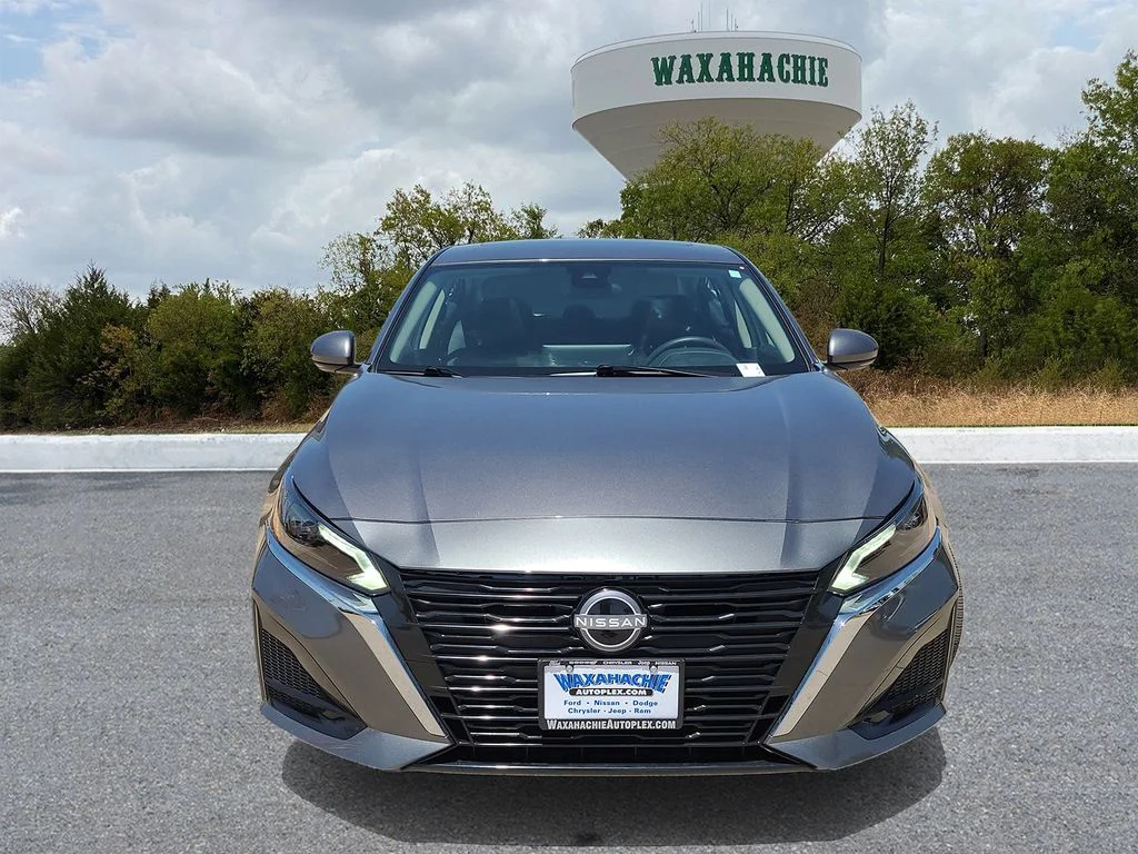 Used 2025 Gray Nissan 2.5 SL image 2